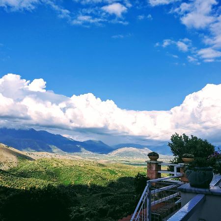 Landscape Appartement Nivice Buitenkant foto