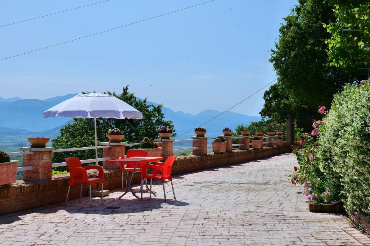 Landscape Appartement Nivice Buitenkant foto